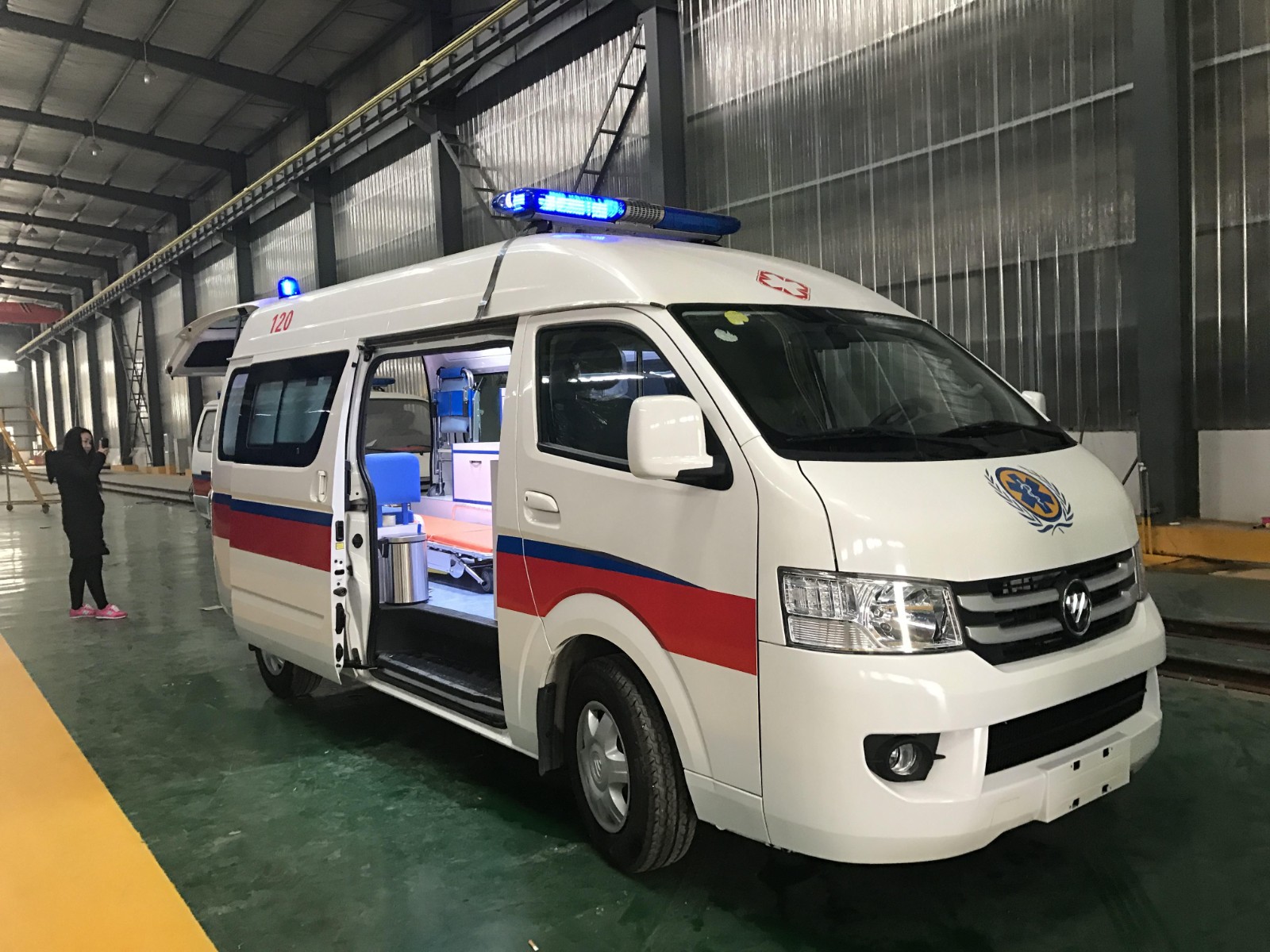 钟山县救护车转院